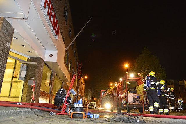 2017/101/20170514-00u41 GB 010 Zeer grote brand Breestraat BWK.jpg